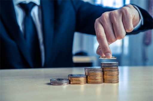 特朗普扬言不撤回反制关税再加征50%！中方强势回应：奉陪到底！